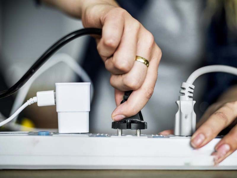 Cách sửa ổ điện bị chập
